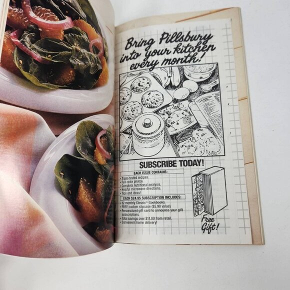 Pillsbury Classic Cookbooks Cook Light Eat Right Recipes - Picture 8 of 11